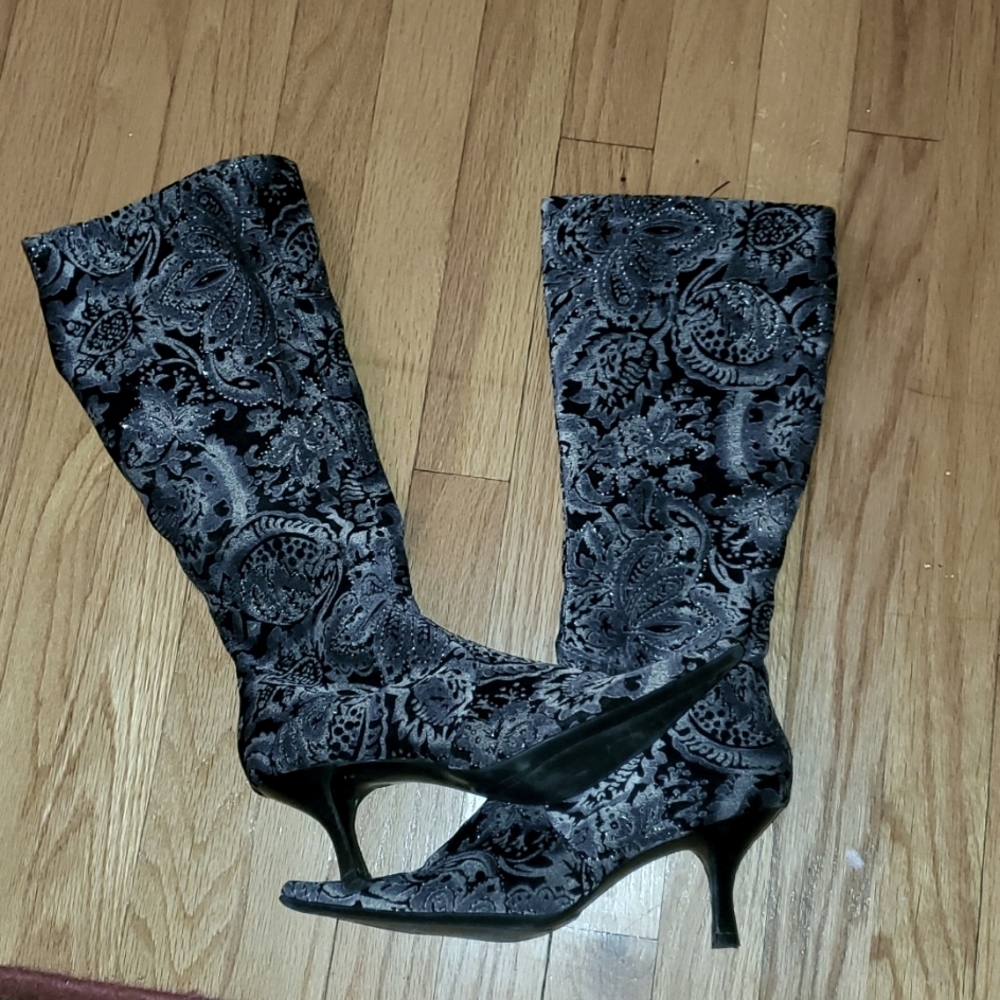 Diba. Gray, Purple & Black Velvet Fabric Boots. Sz 8m